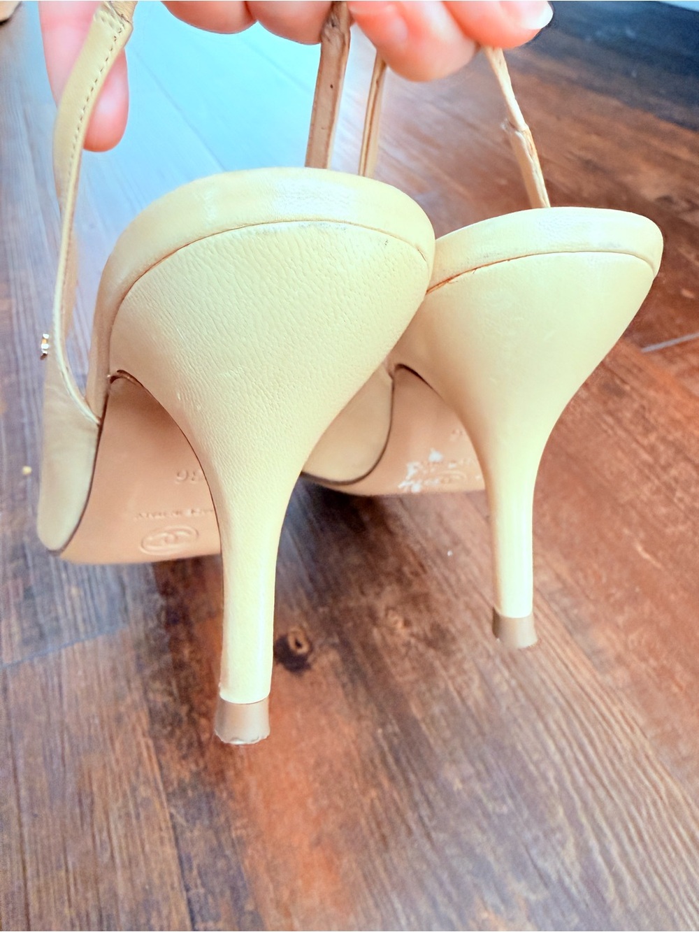 CHANEL Cream Pointed-Toe Slingback Heels - Picture 5 of 7